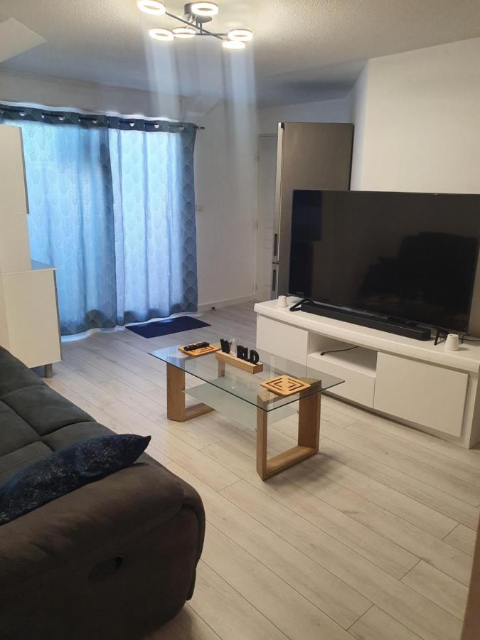 Appartement Cosy Proche De L'Aeroport T R A N S F E R T Sur Demande Saint-Denis Exteriör bild